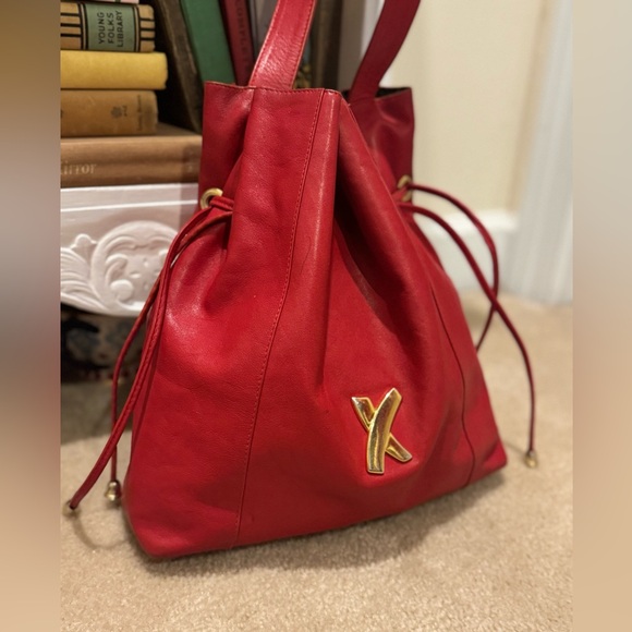 Vintage red leather bucket bag drawstring purse - Picture 5 of 17